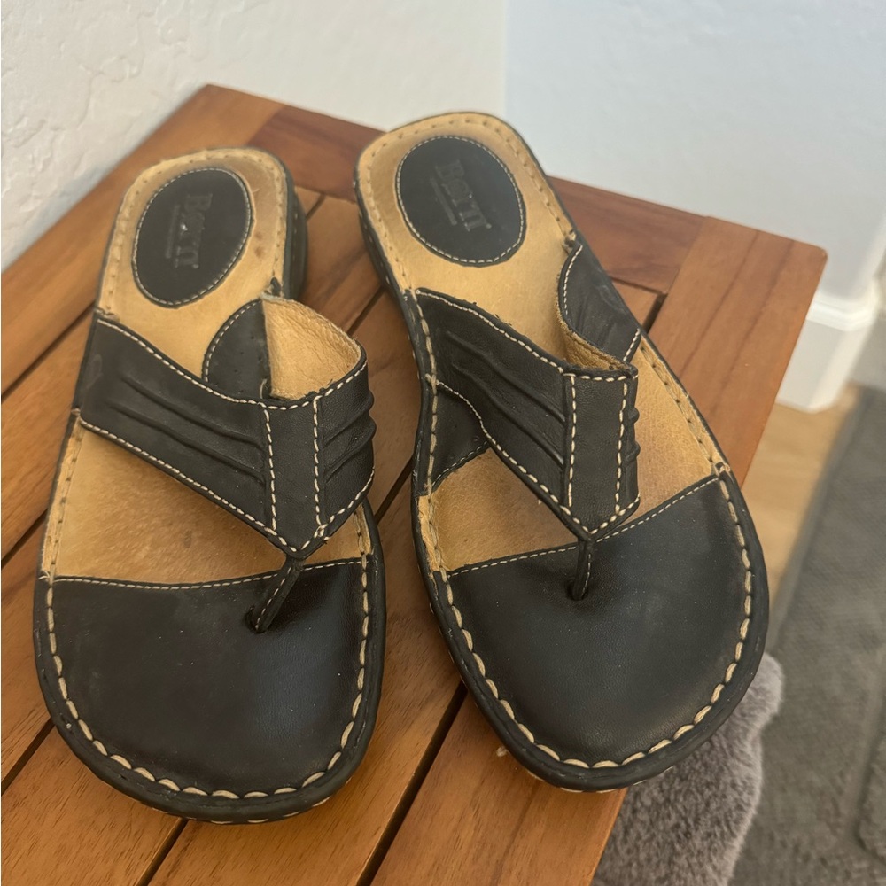 Ladies sandals